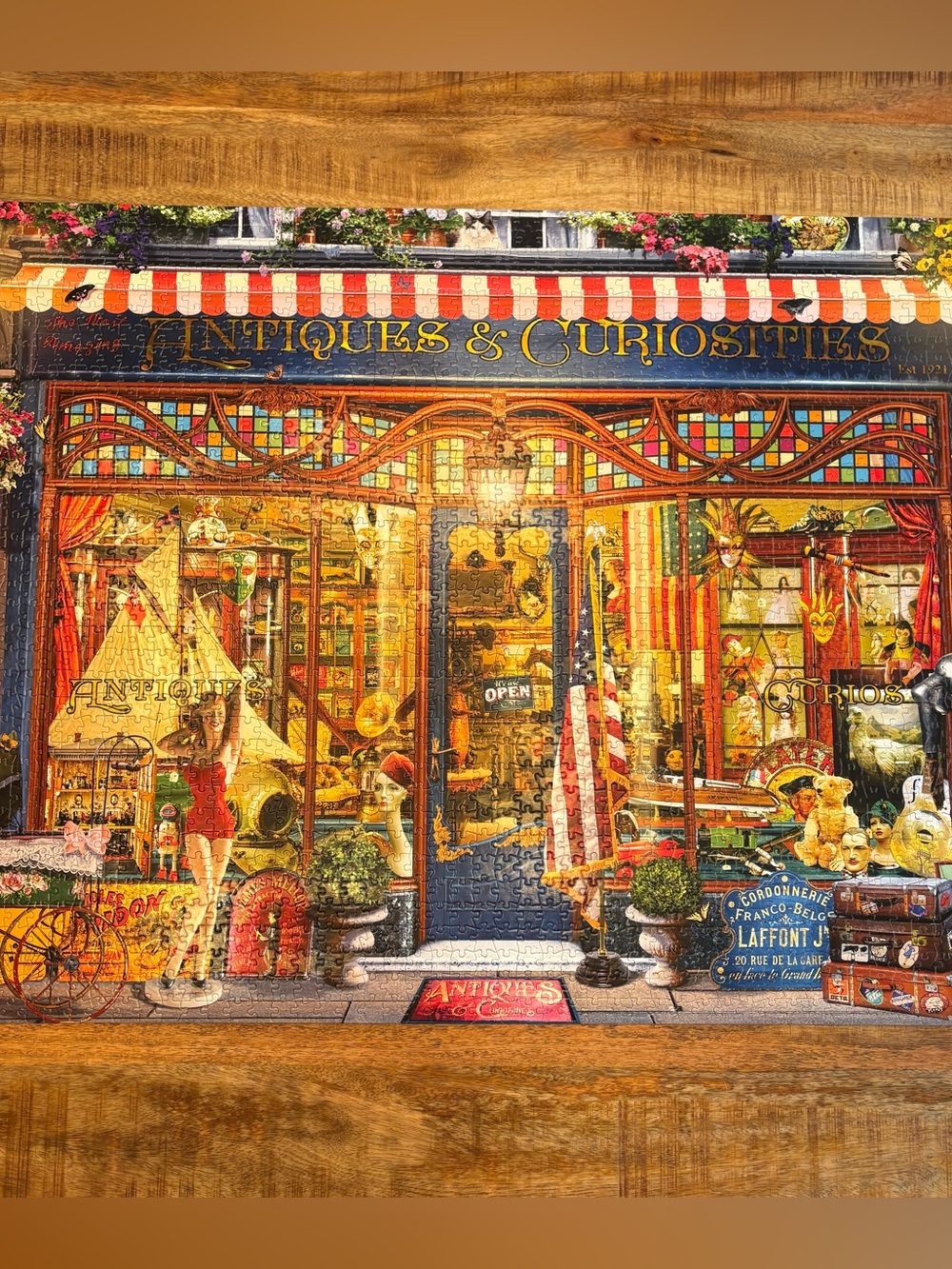 2000 Piece Puzzle - Picture 5 of 5